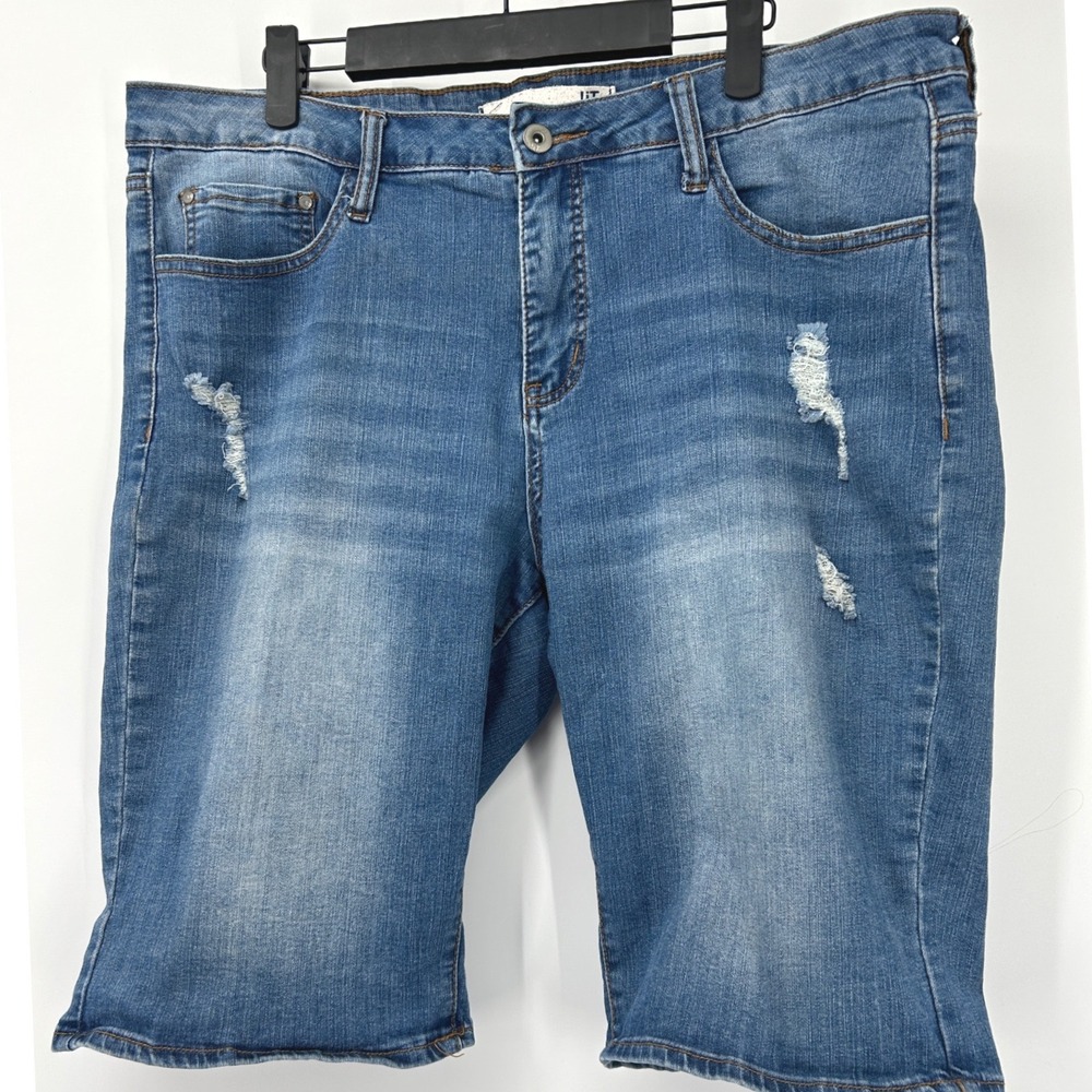 !iT Jeans Tiffany Long Rider Medium Wash Distressed Bermuda Denim Shorts Size 14 - Picture 2 of 7